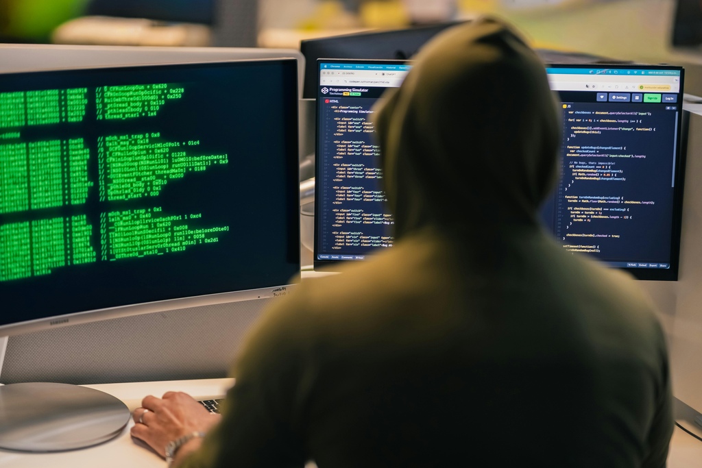 Fałszywy głos, prawdziwe straty. Nowa era cyberataków
