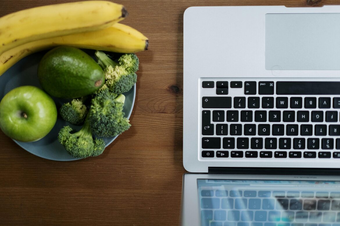 Zdrowy e-Commerce – Pierwszy raport e-Izby kompleksowo omawiający stan zdrowia menedżerów zarządzających najdynamiczniej rozwijającym się sektorem gospodarki.