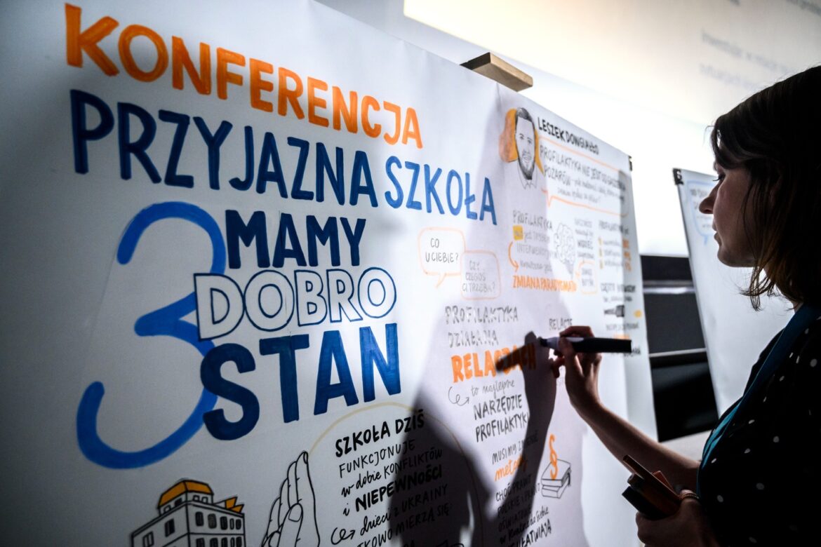 Smartfony znikną ze szkół, ale to dopiero początek zmian.  Jak zadbać o dobrostan uczniów?