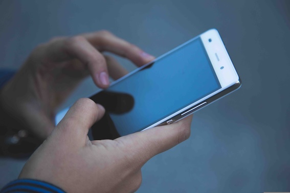 Telefon zna nasze nawyki, miejsca i zainteresowania. Jak odzyskać kontrolę nad prywatnością
