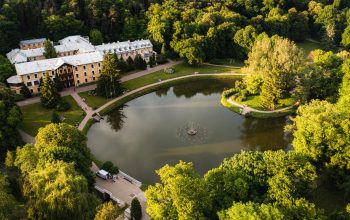 Odpoczynek bez wyjazdu za granicę - dlaczego polskie uzdrowiska wracają do łask?